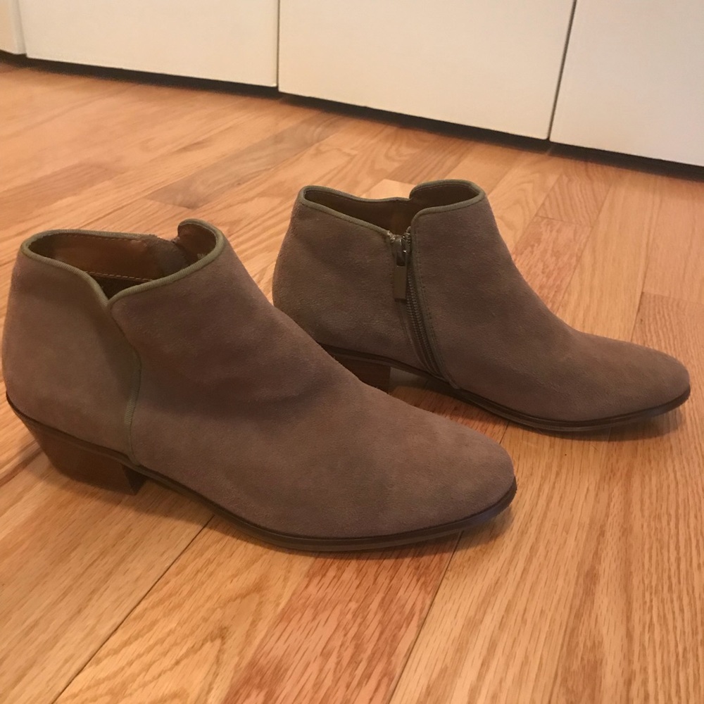 Vintage Crown Suede Booties